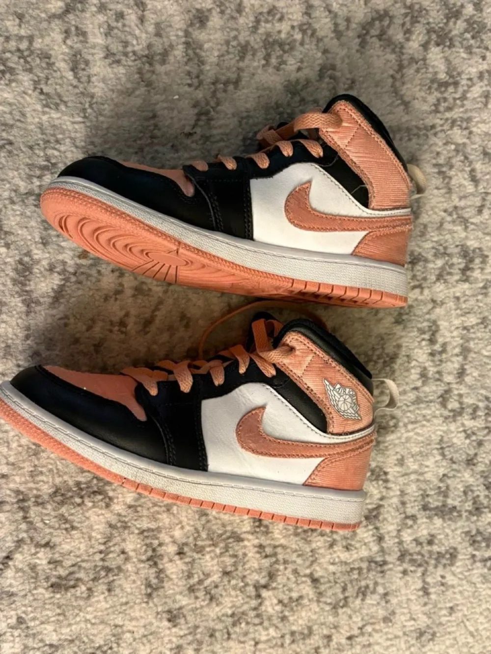 Size 1 Youth Air Jordan 1 Mid White Light Madder Root